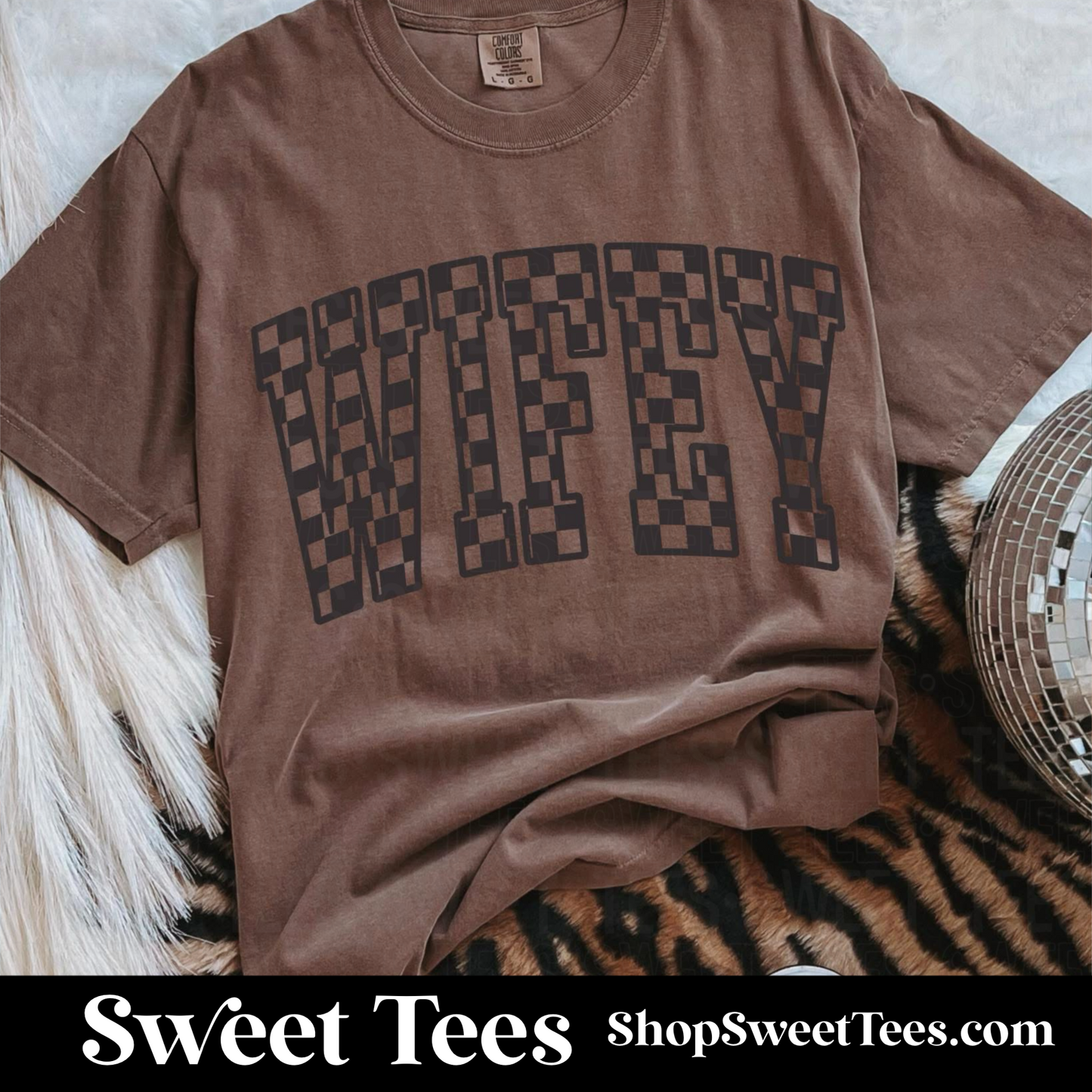 Wifey Checker Arch tee