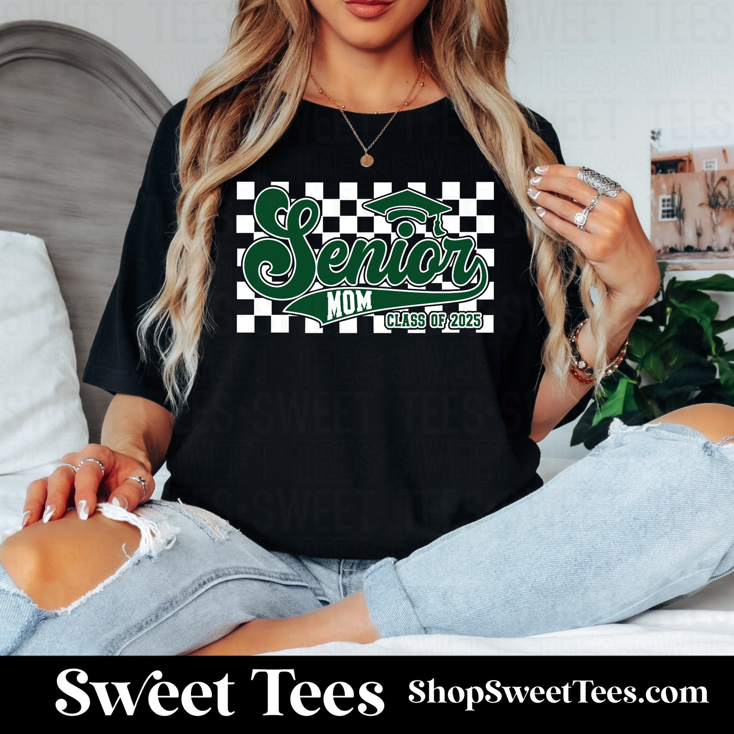 Senior 2025 Mom Checker tee