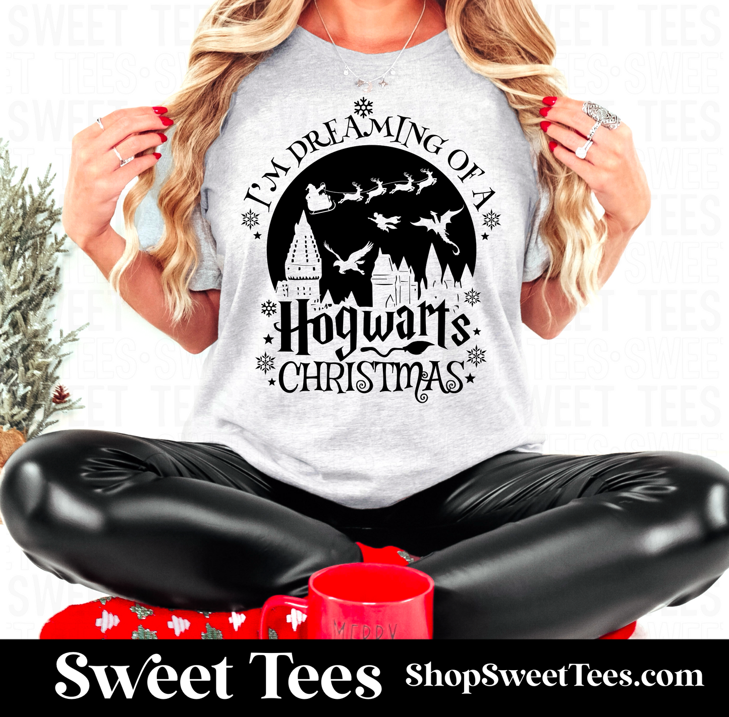 Hogwarts Christmas tee