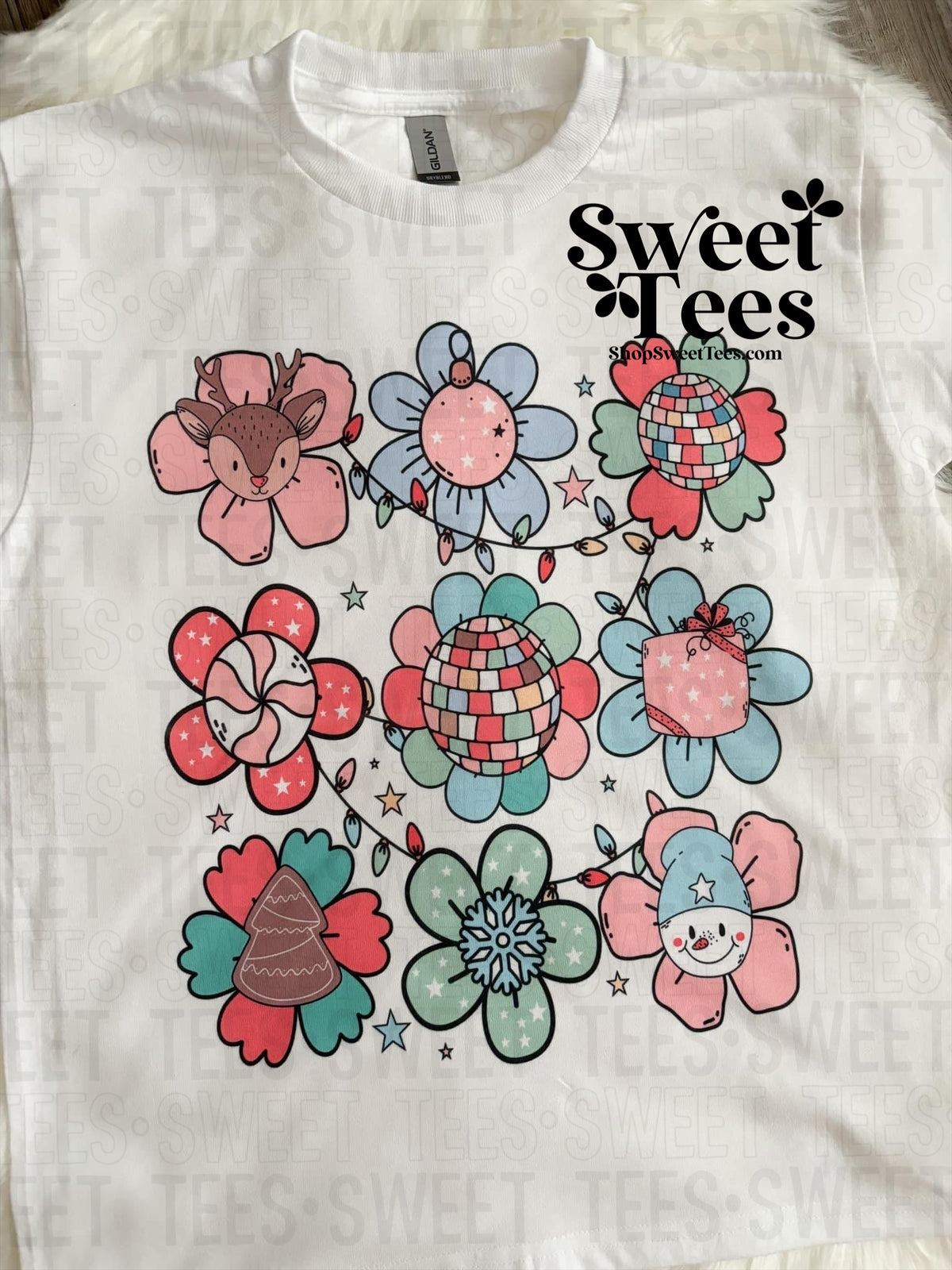 Retro Christmas Flower tee