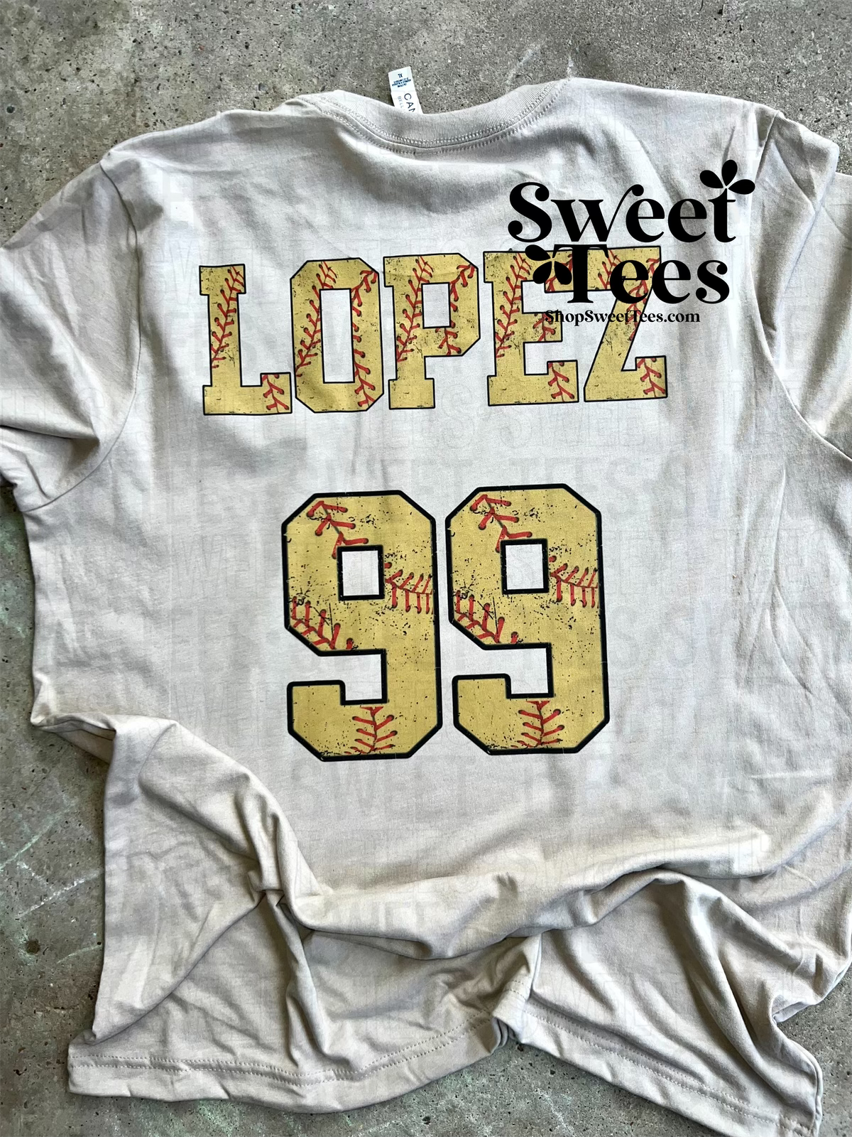 Softball Mama Bolt tee