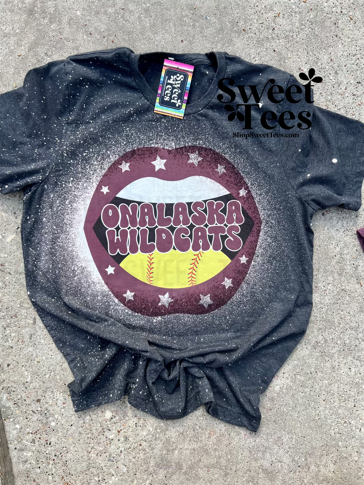 Onalaska Softball Team Mouth tee