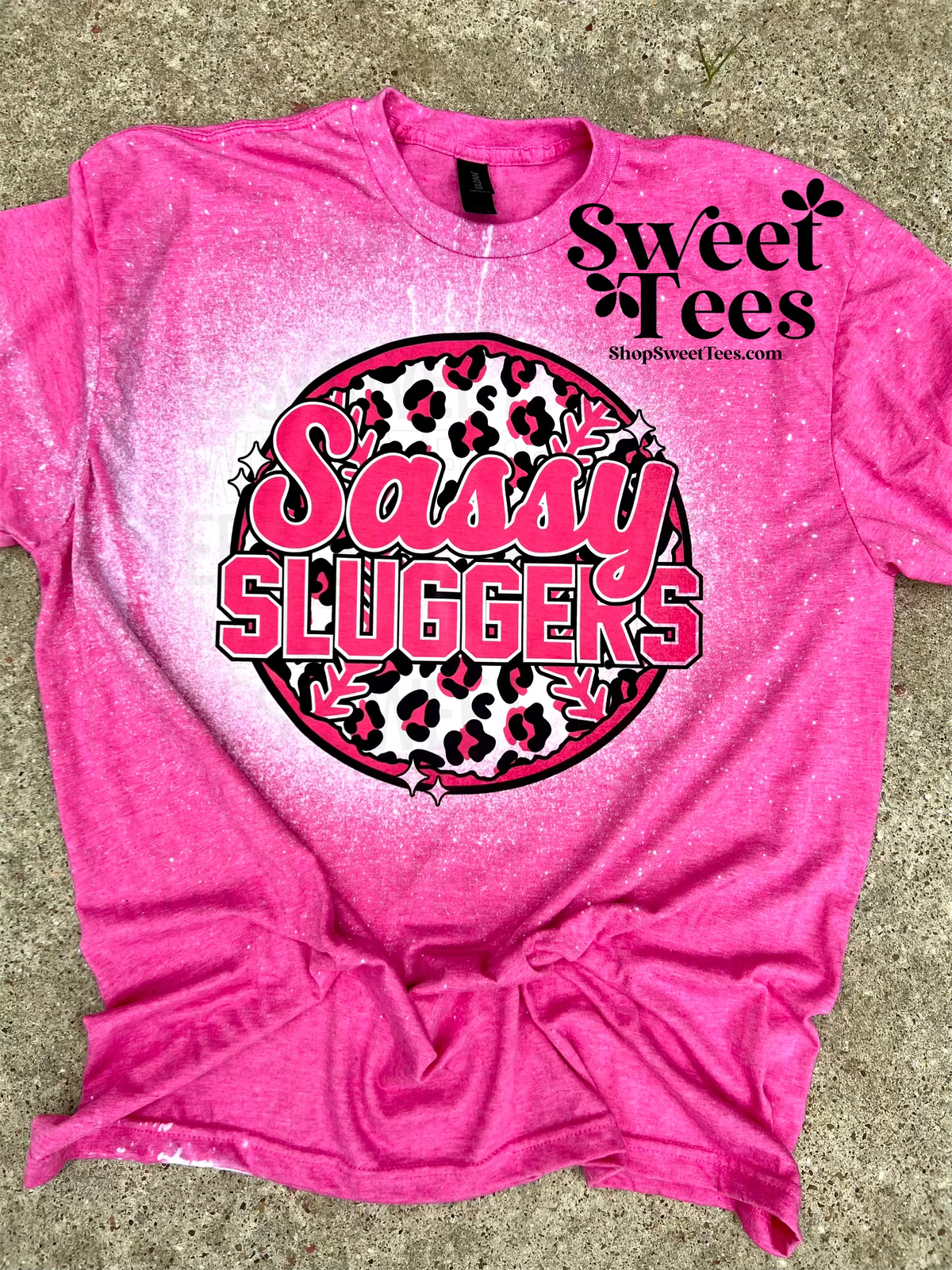 Sassy Sluggers Leopard Circle tee