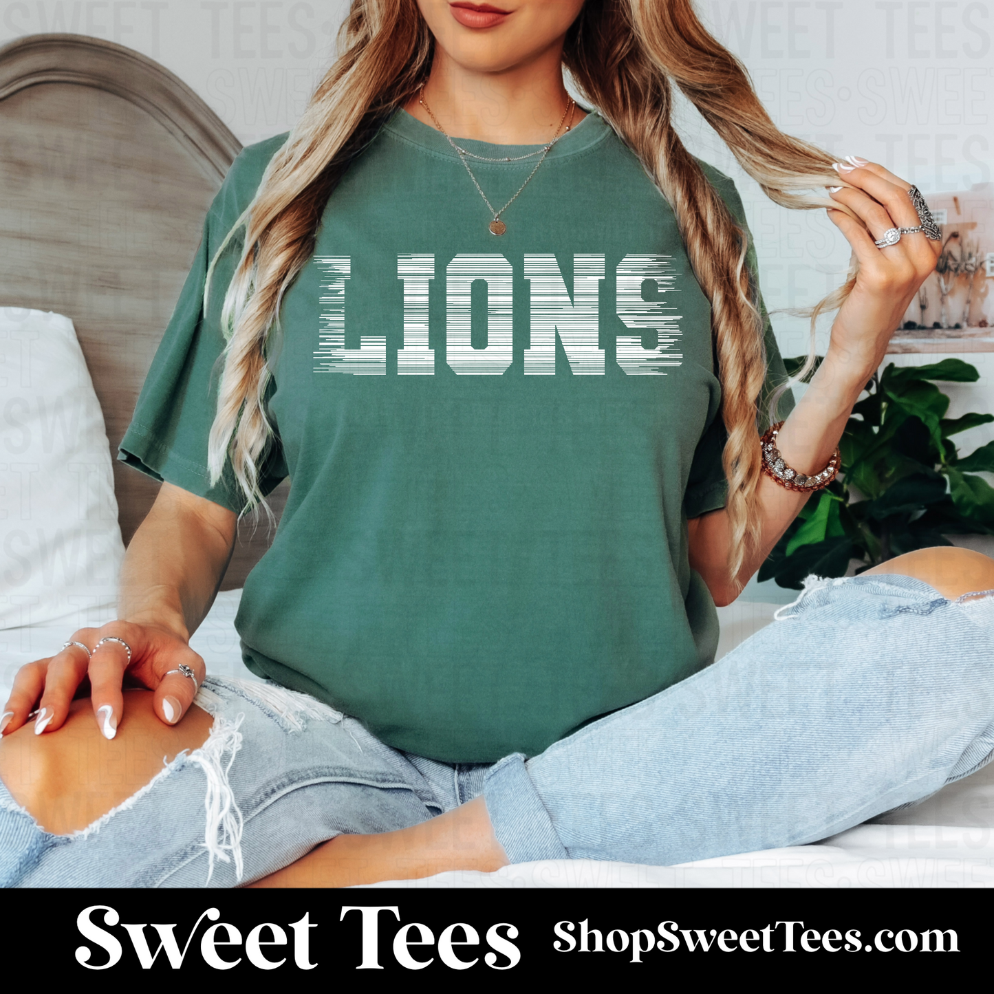 Lions Scratched 081 tee - Comfort Colors