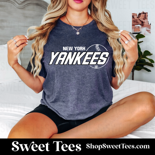 Yankees Italic Baseball tee