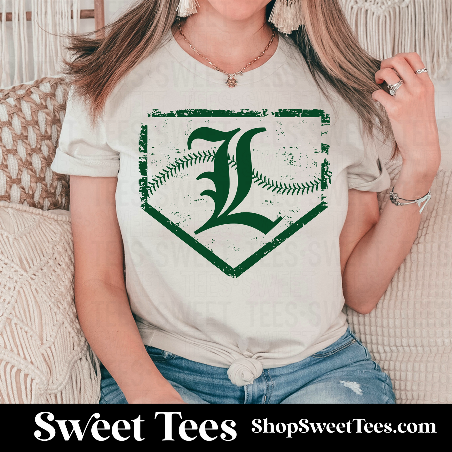 Livingston Lions Distress Plate tee