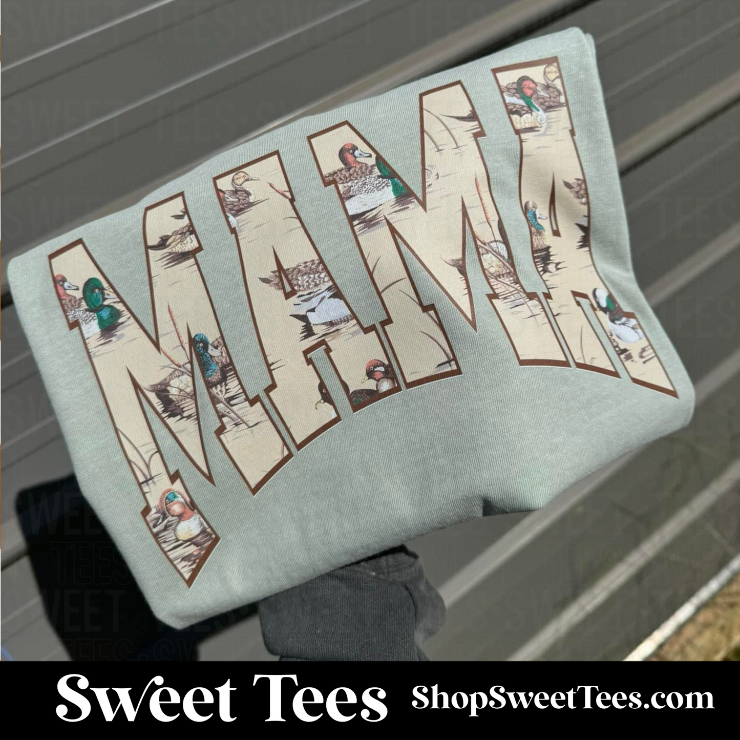 Duck Hunt Mama tee