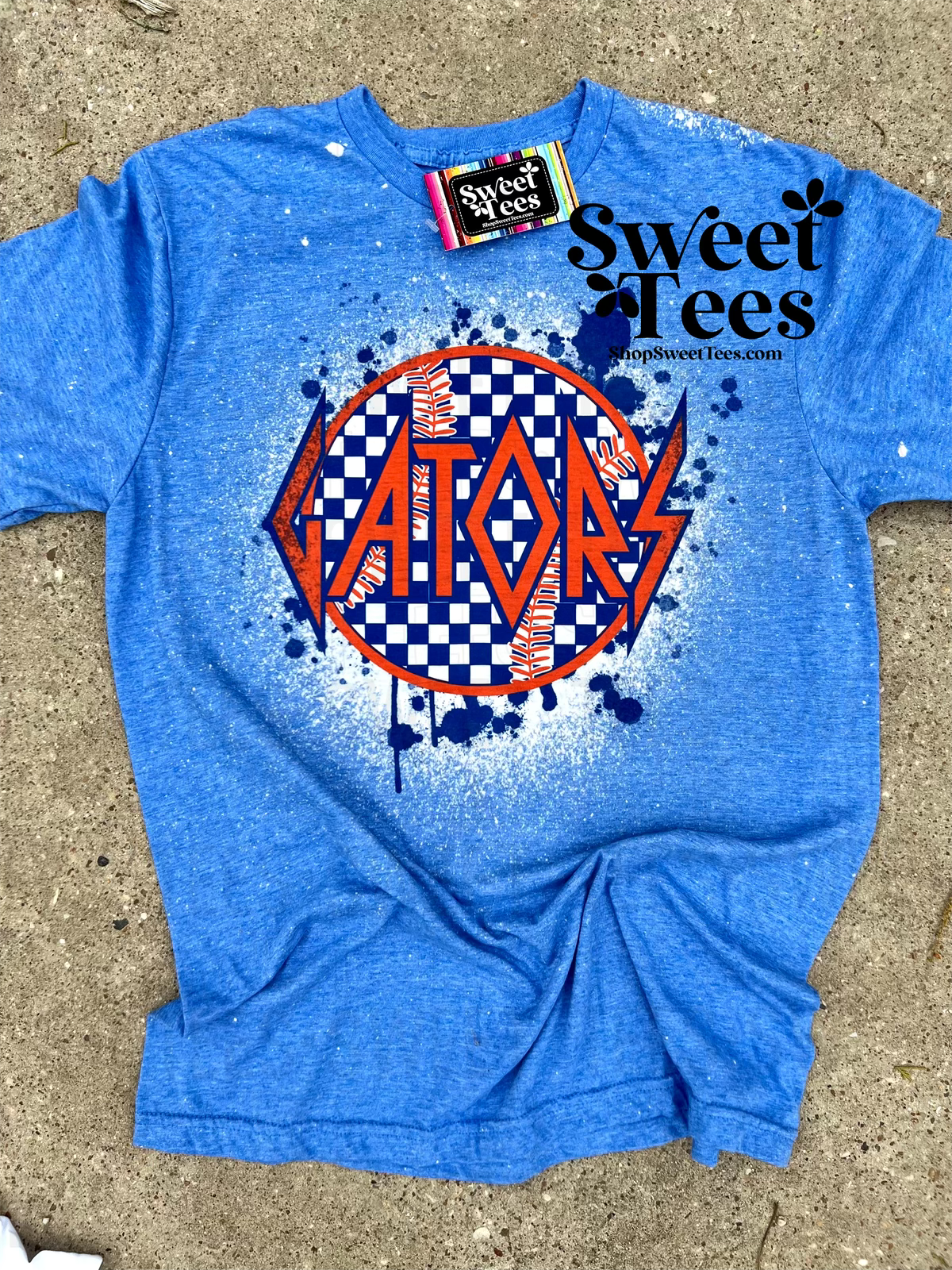 Gators Softball Grunge tee