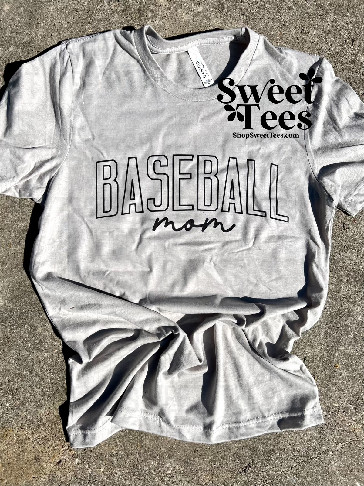Baseball Mom Outline tee